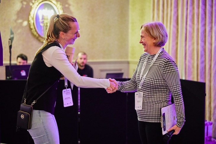 Ceremony Early Career Award Katharina Kordubel